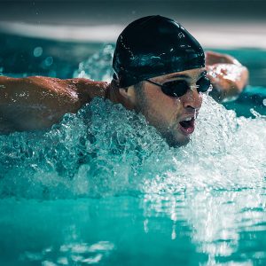 Schwimmer im Sportbecken